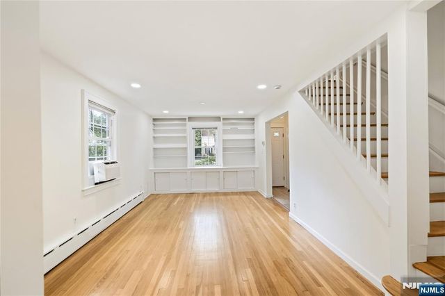 7 Burnham Place, Fair Lawn, NJ 07410
