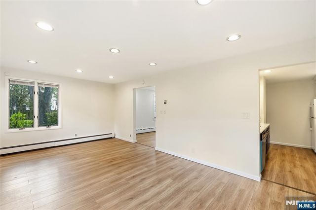 7 Burnham Place, Fair Lawn, NJ 07410
