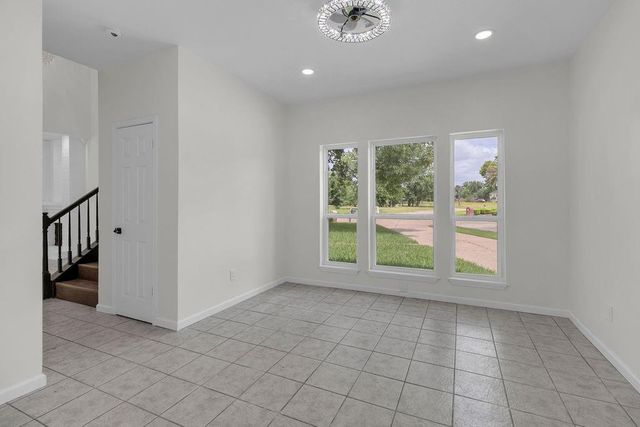 6239 Oak Pass Drive, Houston, TX 77091