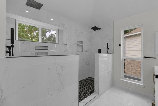 6239 Oak Pass Drive, Houston, TX 77091