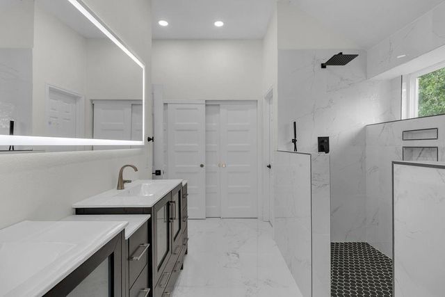 6239 Oak Pass Drive, Houston, TX 77091