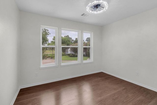 6239 Oak Pass Drive, Houston, TX 77091