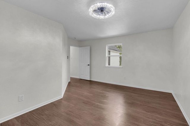 6239 Oak Pass Drive, Houston, TX 77091