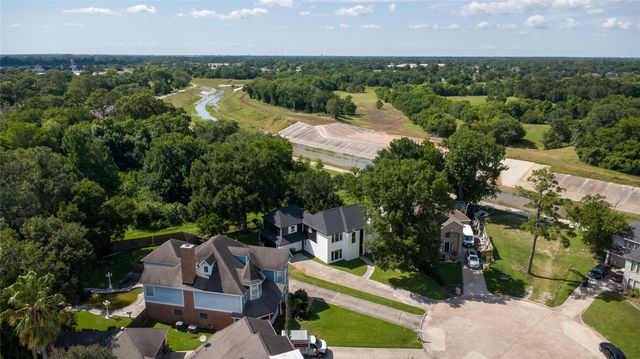6239 Oak Pass Drive, Houston, TX 77091