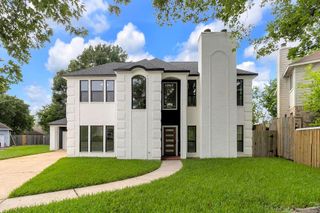 6239 Oak Pass Drive, Houston, TX 77091