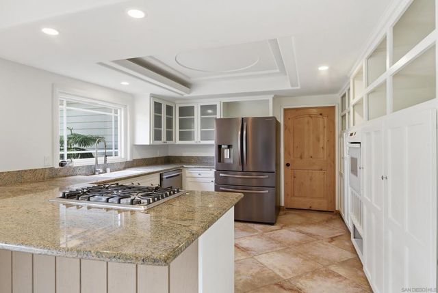 77 Cameo Rd, Carlsbad, CA 92008