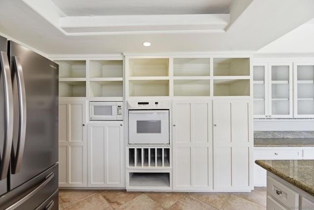 77 Cameo Rd, Carlsbad, CA 92008