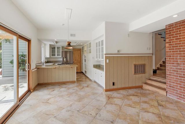77 Cameo Rd, Carlsbad, CA 92008