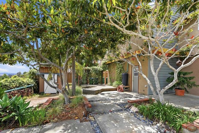 77 Cameo Rd, Carlsbad, CA 92008