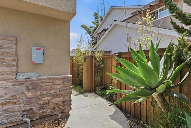 77 Cameo Rd, Carlsbad, CA 92008