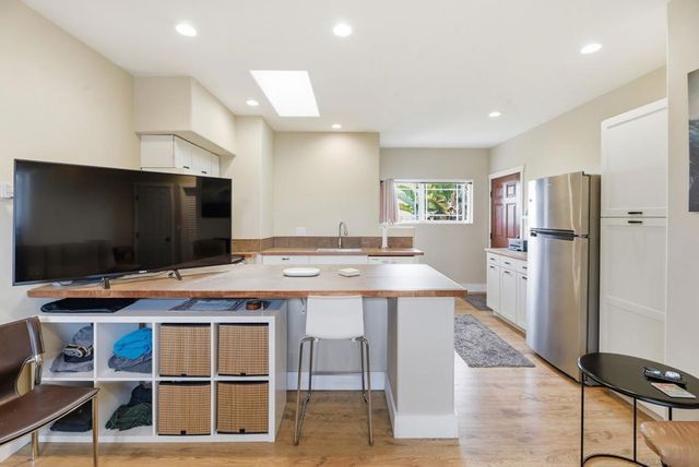 77 Cameo Rd, Carlsbad, CA 92008