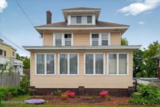 1576 State Street, Schenectady, NY 12304