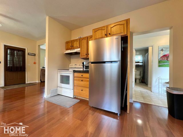 110 W Perry Street, Durand, MI 48429