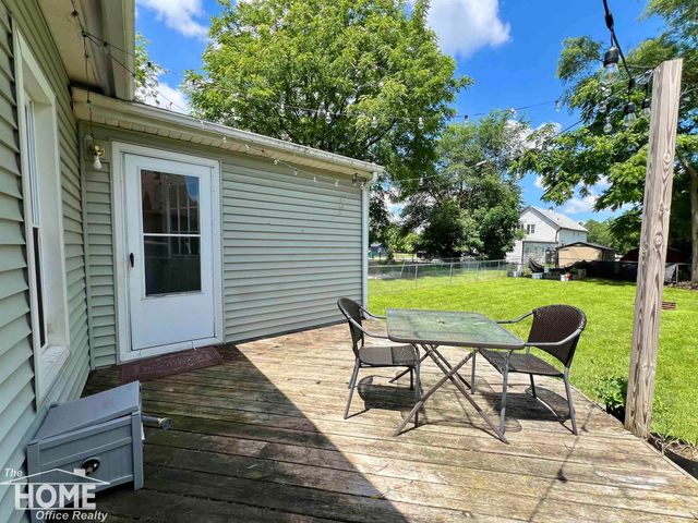 110 W Perry Street, Durand, MI 48429