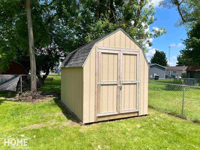 110 W Perry Street, Durand, MI 48429