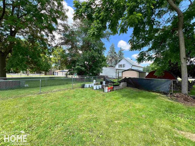 110 W Perry Street, Durand, MI 48429