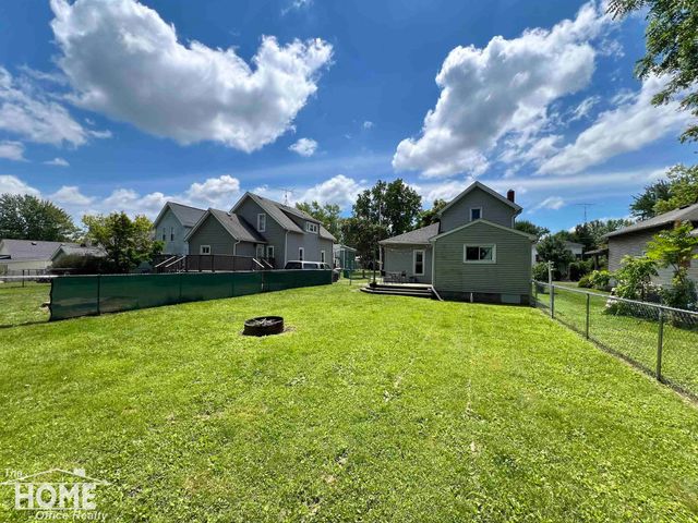 110 W Perry Street, Durand, MI 48429