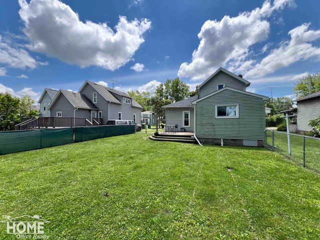 110 W Perry Street, Durand, MI 48429