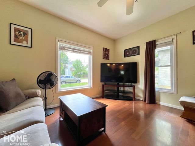 110 W Perry Street, Durand, MI 48429