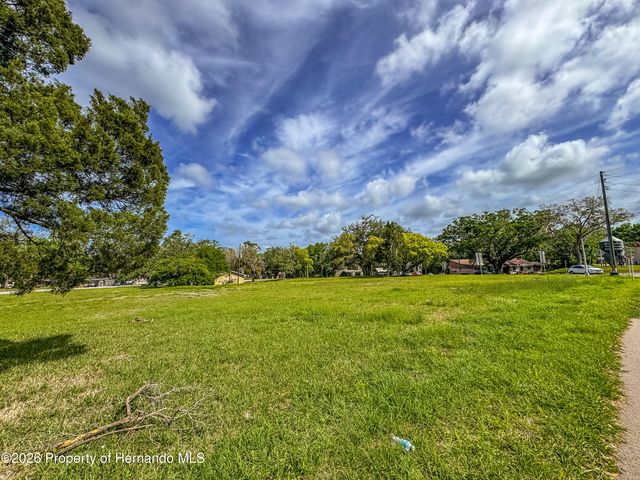 615 Old Hospital Drive, Brooksville, FL 34601