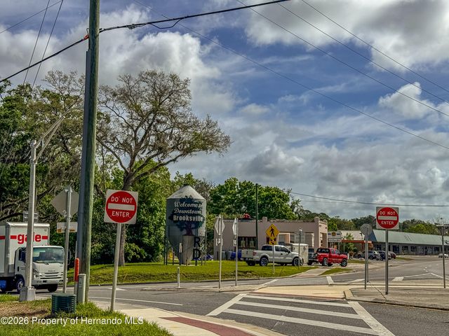 615 Old Hospital Drive, Brooksville, FL 34601