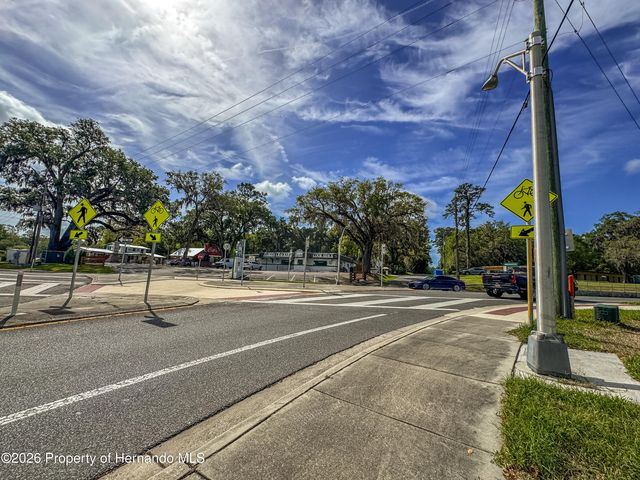 615 Old Hospital Drive, Brooksville, FL 34601