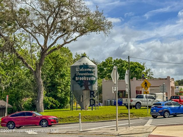 615 Old Hospital Drive, Brooksville, FL 34601