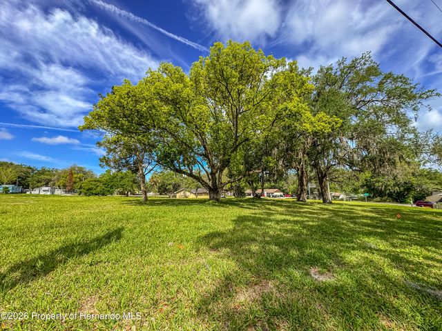 615 Old Hospital Drive, Brooksville, FL 34601