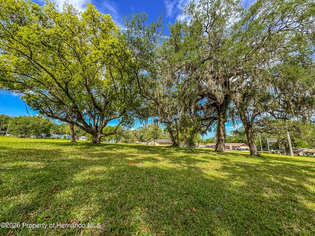 615 Old Hospital Drive, Brooksville, FL 34601