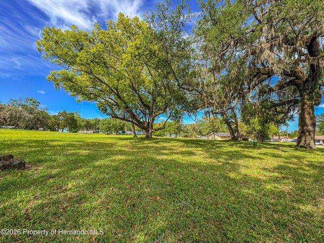 615 Old Hospital Drive, Brooksville, FL 34601