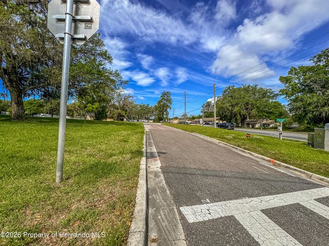 615 Old Hospital Drive, Brooksville, FL 34601