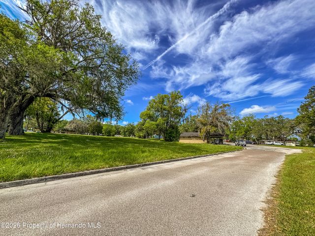 615 Old Hospital Drive, Brooksville, FL 34601