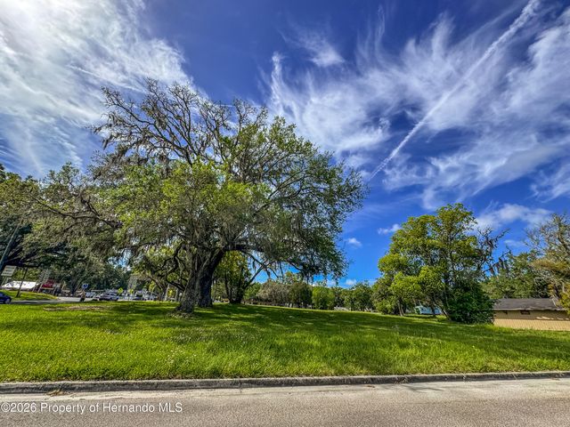 615 Old Hospital Drive, Brooksville, FL 34601