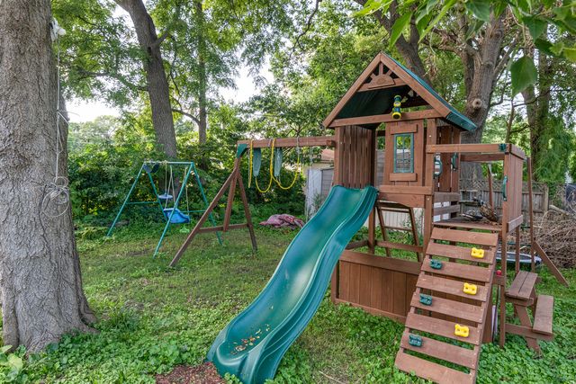 35706 N LAUREL Avenue, Ingleside, IL 60041
