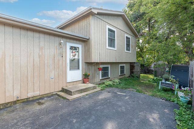 35706 N LAUREL Avenue, Ingleside, IL 60041