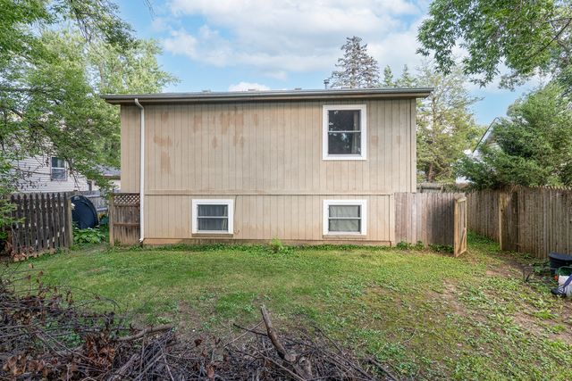35706 N LAUREL Avenue, Ingleside, IL 60041