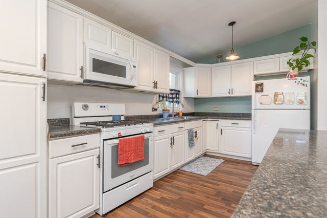 35706 N LAUREL Avenue, Ingleside, IL 60041