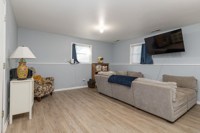 35706 N LAUREL Avenue, Ingleside, IL 60041