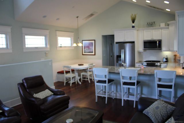 851 G Ave, Coronado, CA 92118