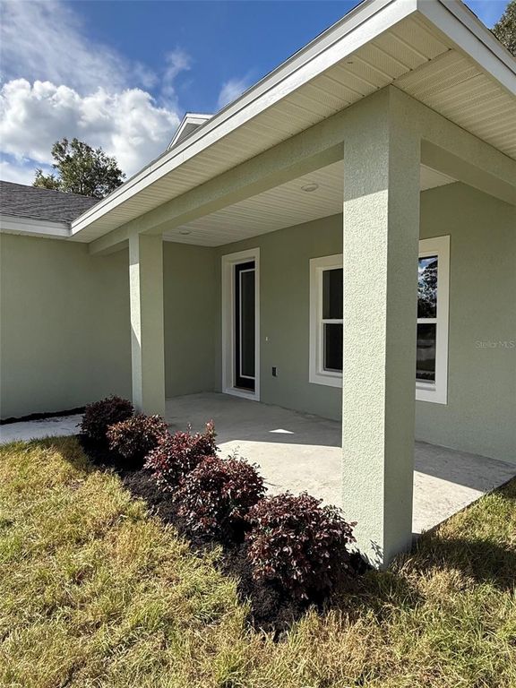 Image 2 of property listing at 2092 EAST PARKWAY, Deland, FL 32724