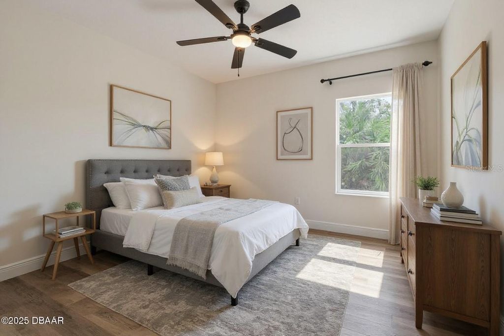 Image 12 of property listing at 2092 EAST PARKWAY, Deland, FL 32724