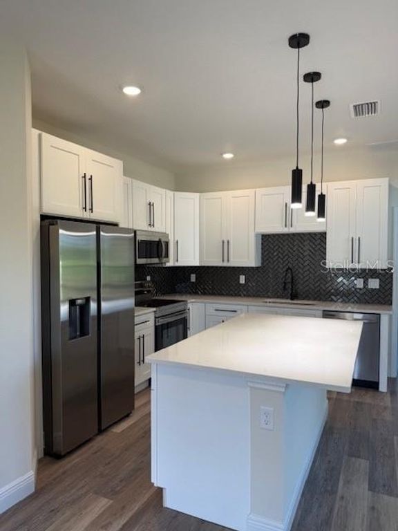 Image 5 of property listing at 2092 EAST PARKWAY, Deland, FL 32724