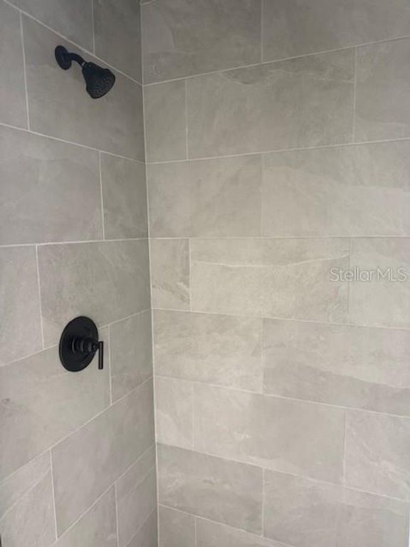 Image 7 of property listing at 2092 EAST PARKWAY, Deland, FL 32724