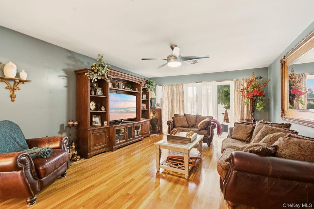 2962 Hewlett Avenue, Merrick, NY 11566 — photo 4