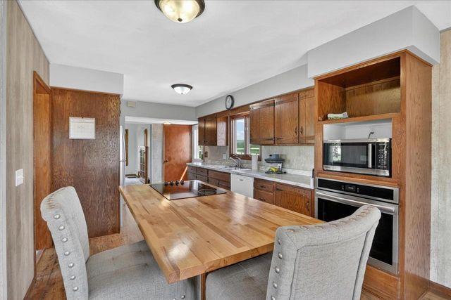 14529 Spring Valley Road, Orfordville, WI 53576