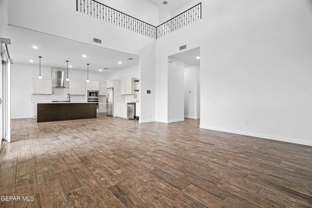 979 Airship Place, Horizon City, TX 79928