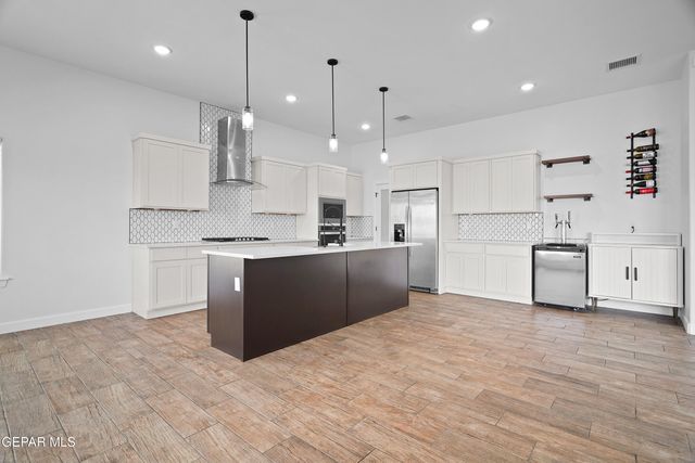 979 Airship Place, Horizon City, TX 79928
