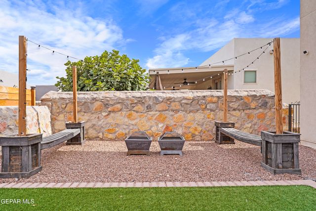 979 Airship Place, Horizon City, TX 79928