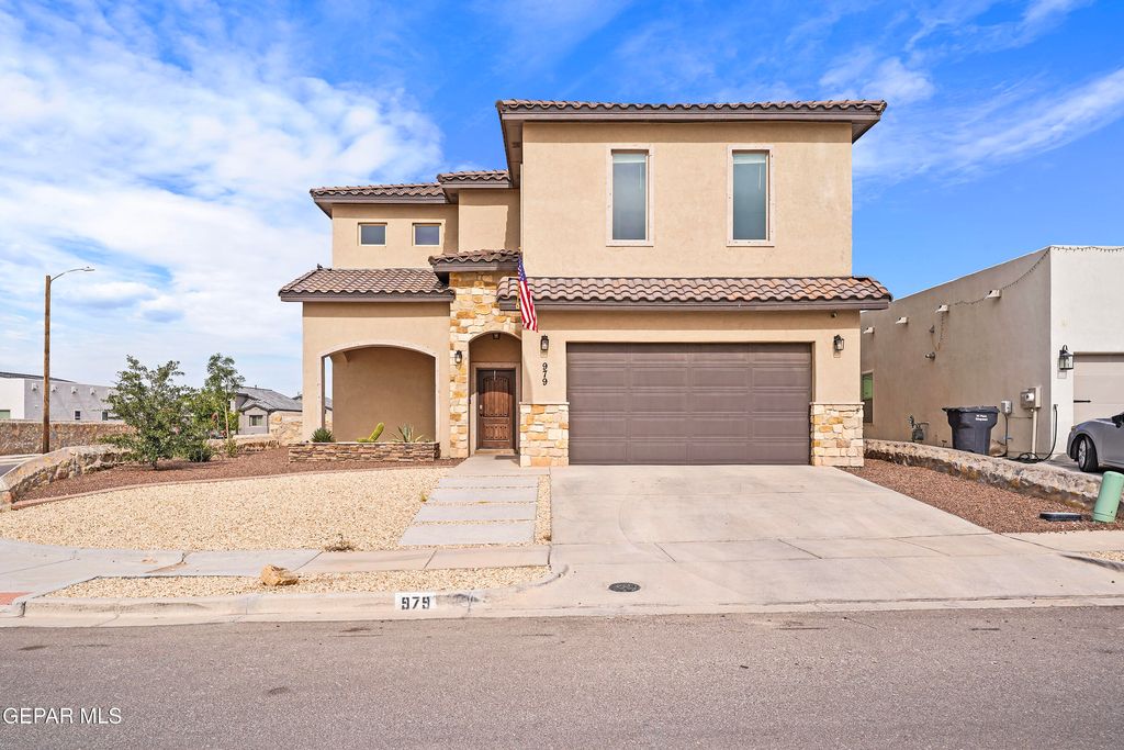 979 Airship Place, Horizon City, TX 79928