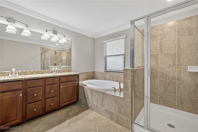 9442 Greenleigh CT, Naples, FL 34120